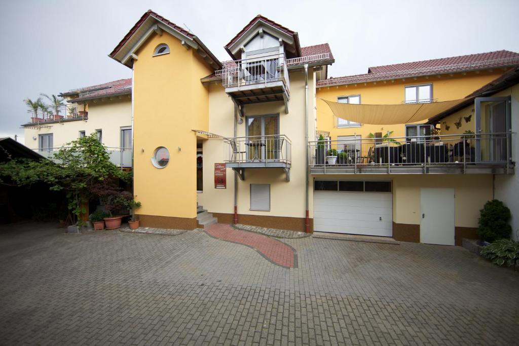 Hotel Kleines Landhaus Wendel Kapellen-Drusweiler Zewnętrze zdjęcie