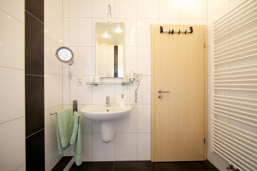 Hotel Kleines Landhaus Wendel Kapellen-Drusweiler Zewnętrze zdjęcie