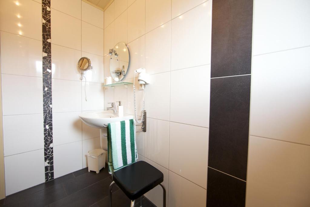 Hotel Kleines Landhaus Wendel Kapellen-Drusweiler Zewnętrze zdjęcie